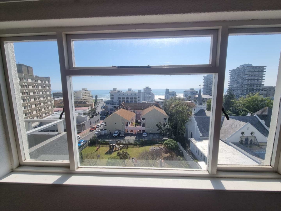 To Let 1 Bedroom Property for Rent in Sea Point Western Cape